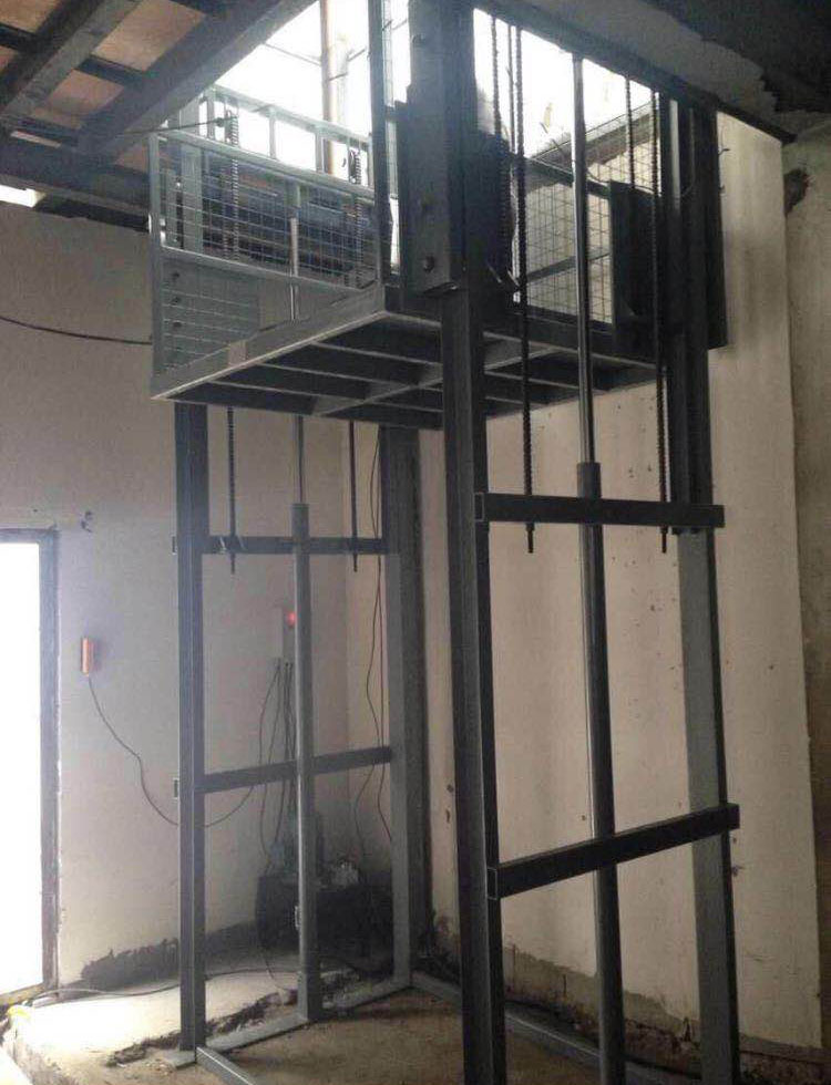 導軌式升降平臺